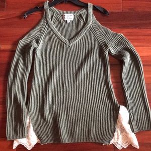 Cut out shoulder knitted sweater